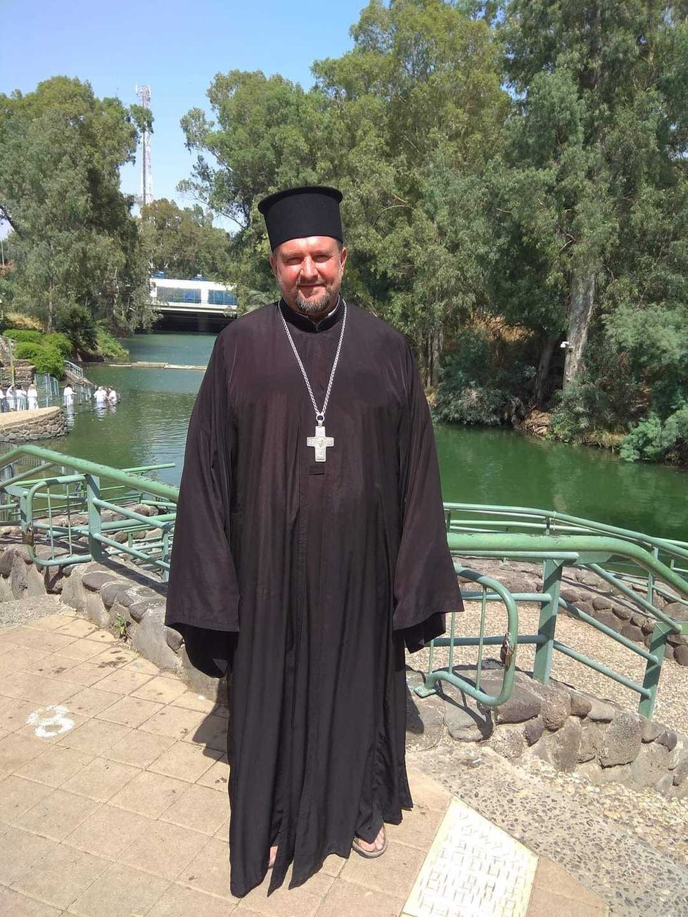Otec Kosťantyn Cholodov působil jako kaplan i vojenský psycholog.