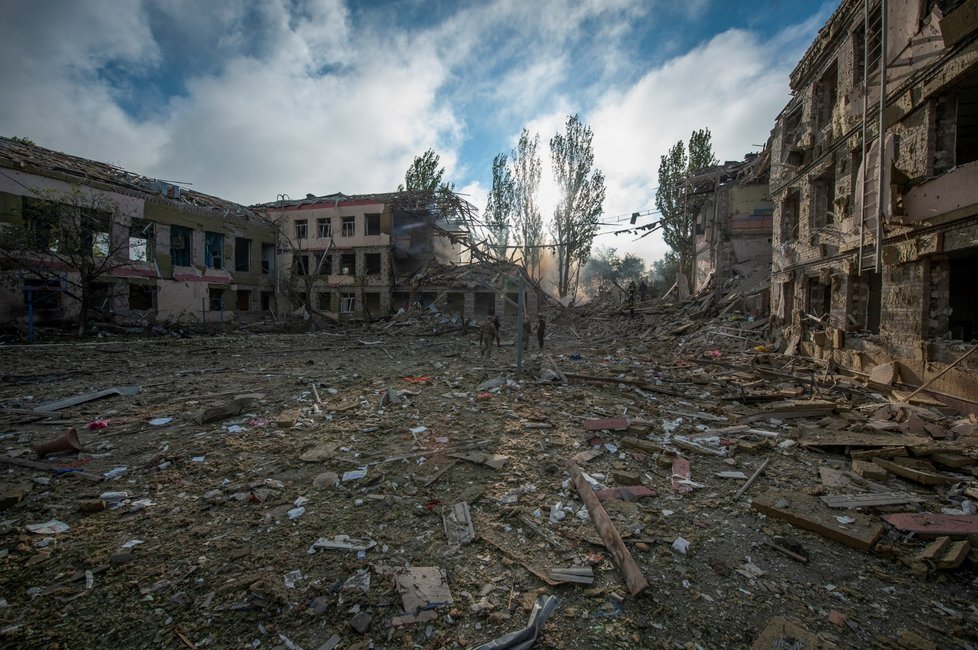 Škola v Kramatorsku zničená ruským útokem (21. 7. 2022)