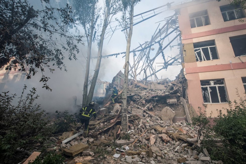 Škola v Kramatorsku zničená ruským útokem (21. 7. 2022)