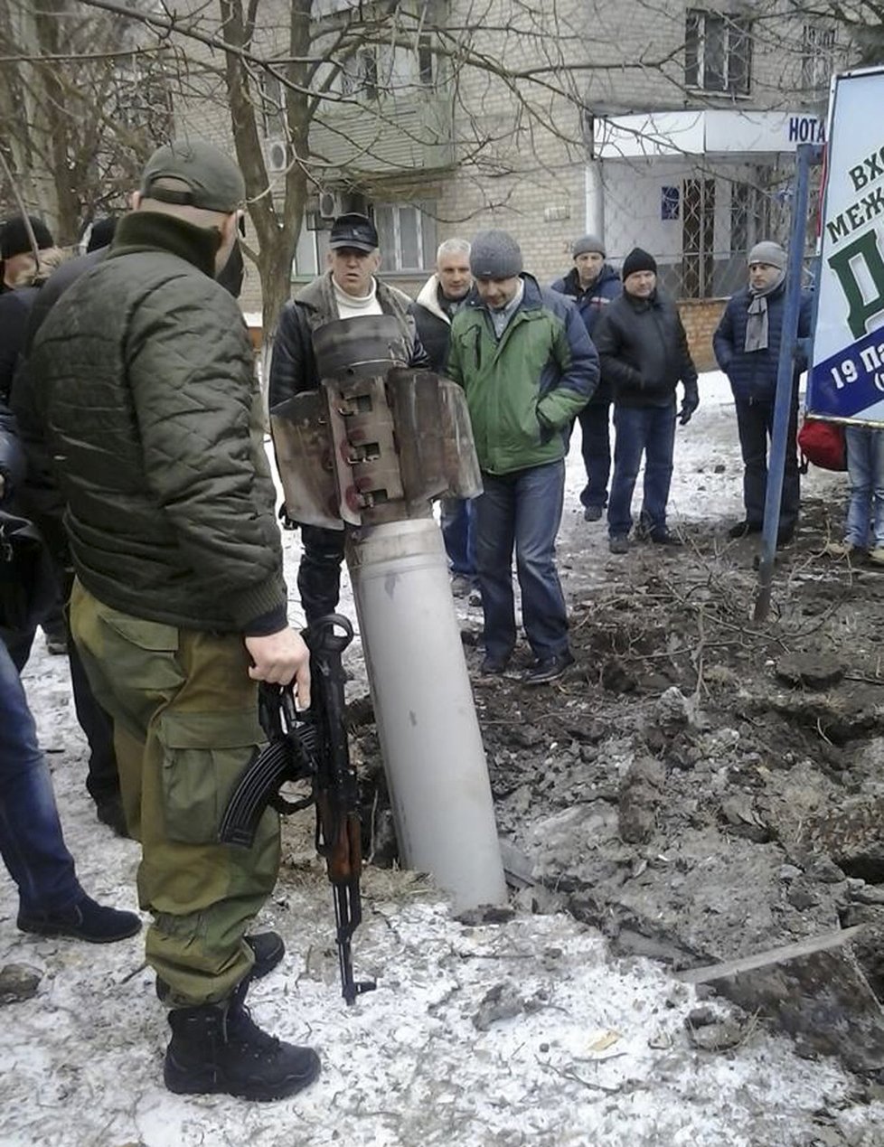 Rakety zabily nejméně 7 lidí a tři desítky jich zranily