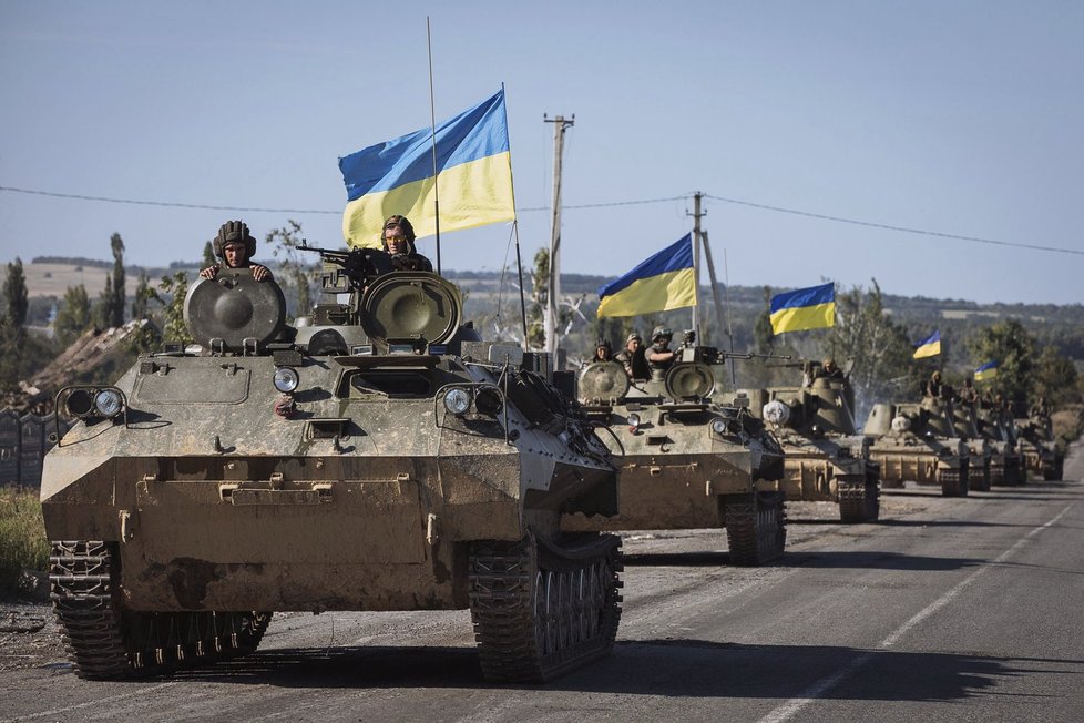 Ukrajinské tanky u východoukrajinského Slavjansku: Příměří vyhlášeno nebylo