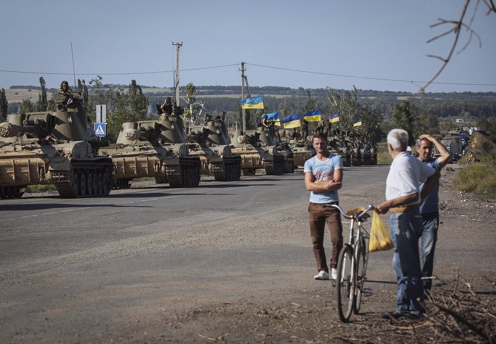Ukrajinské tanky u východoukrajinského Slavjansku: Příměří vyhlášeno nebylo