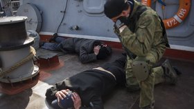 Ukrajinská posádka lodi byla nucena se vzdát