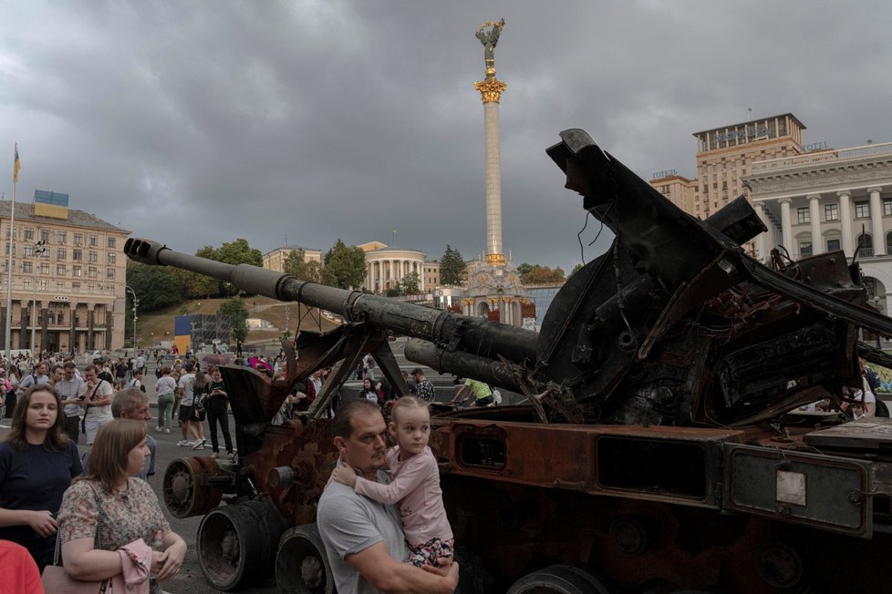 Výstava zničené ruské armádní techniky v Kyjevě (20. 8. 2022)