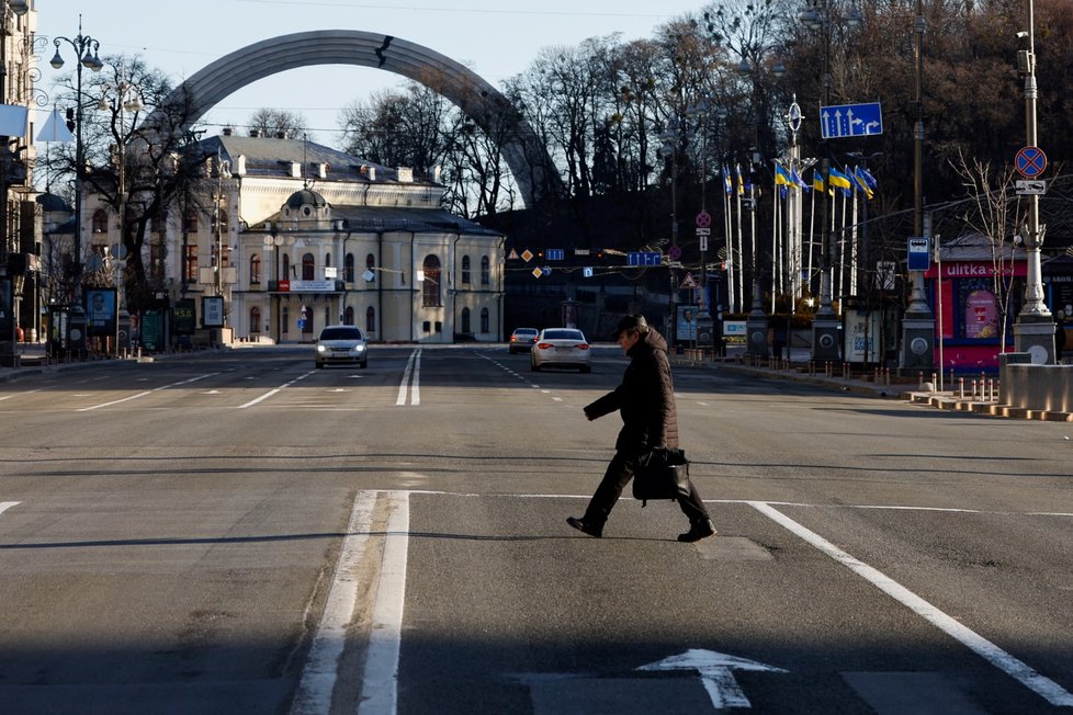 Ulice Kyjeva, pondělí 28. února ráno