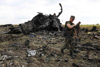 Let MH17 sestřelili Rusové, mají jasno vyšetřovatelé. Čtyři muže čeká soud za vraždu