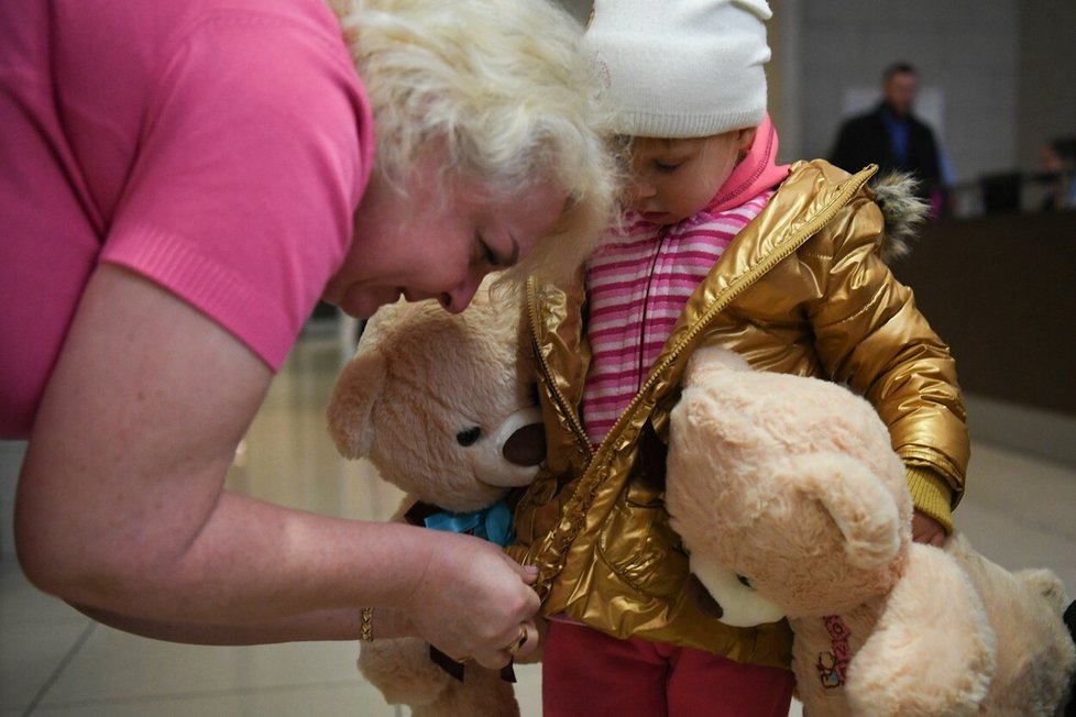Čtyřiadvacet ukrajinských dětí převezených na Sibiř z Luhanské oblasti