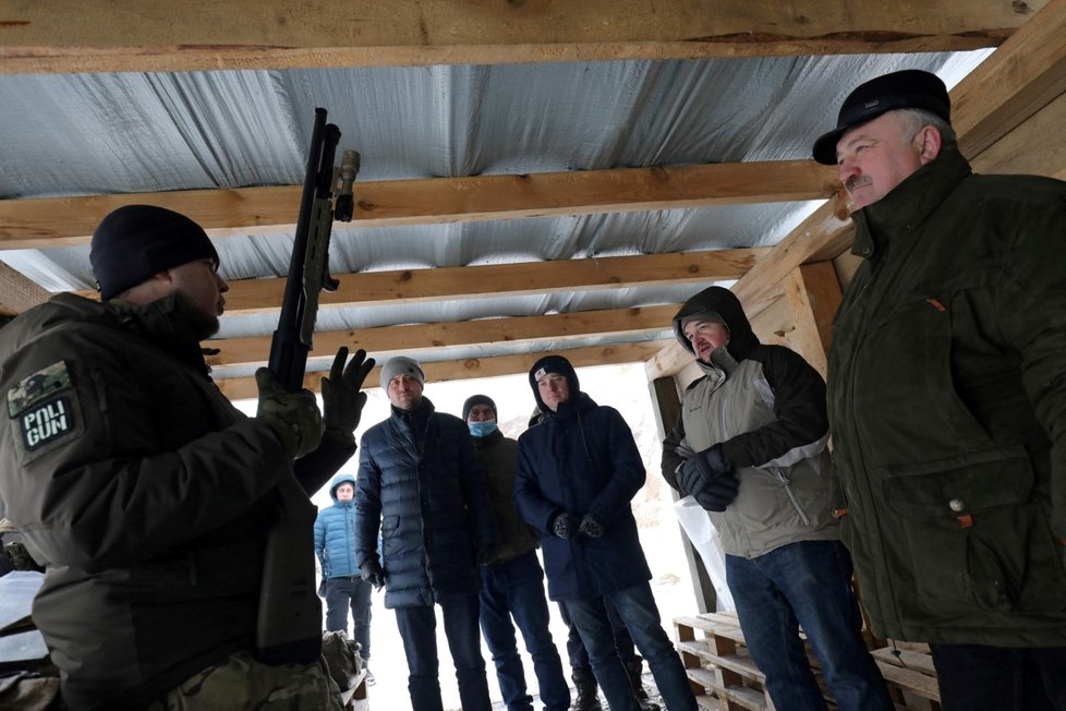 Výcvik civilistů ve Lvově.