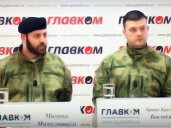 Mamuka Mamulašvili (vlevo) a Američan, který bude v roli snipera zabíjet lidi bojující proti Kyjevu.