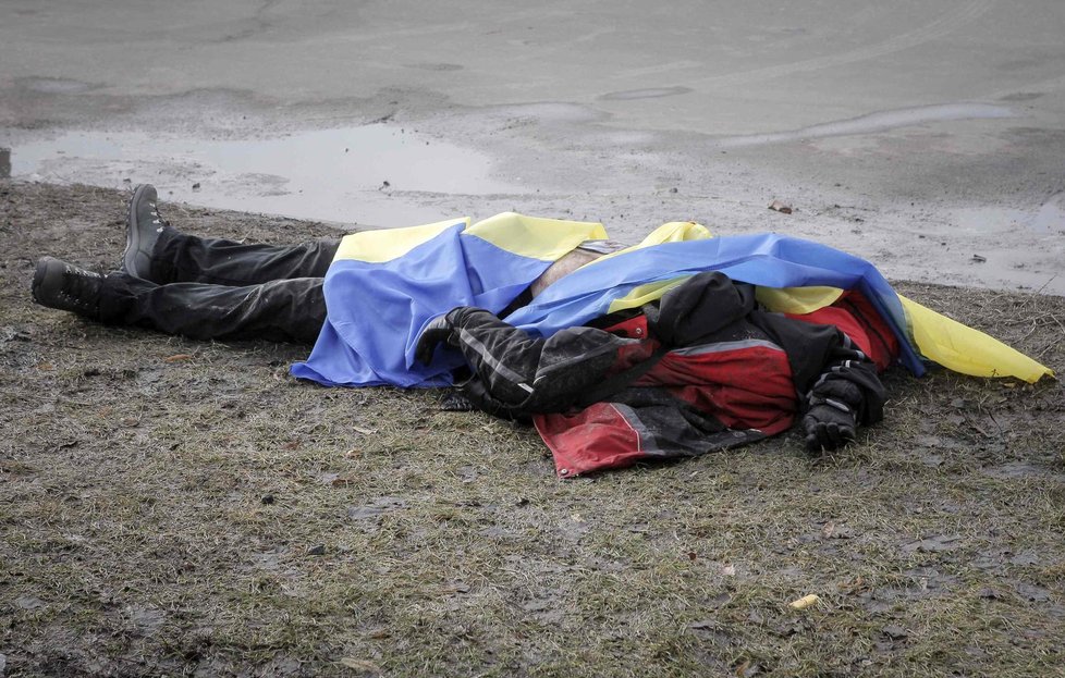 Výbuch během pochodu na výročí Majdanu zabil tři lidi