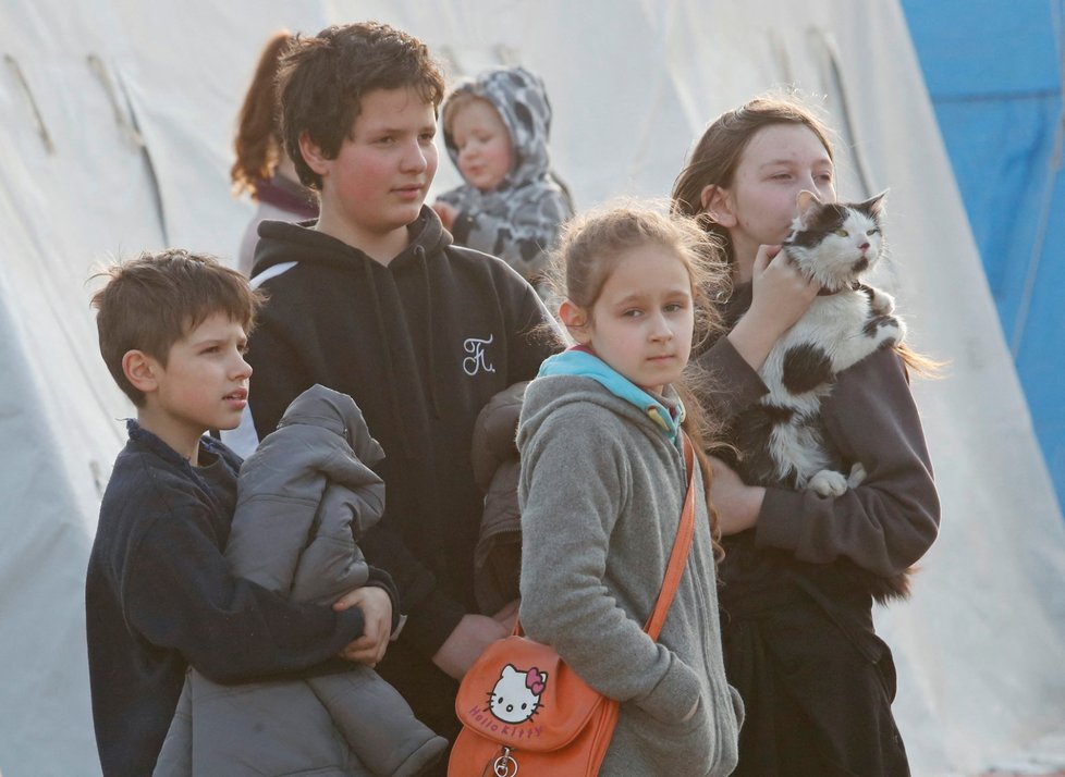 Lidé evakuovaní z oceláren Azovstal (1. 5. 2022)
