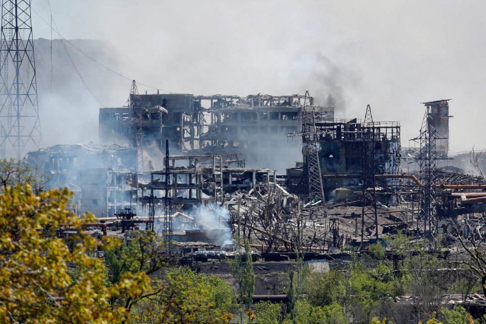 Útoky na továrnu Azovstal v Mariupolu (12. 5. 2022)