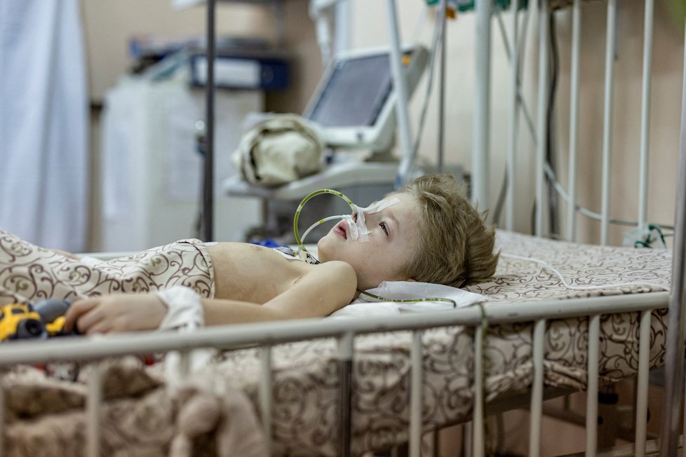 3years old boy injured during shelling of Mariupol / Tříletý chlapec zraněný při útoku na Mariupol (29.3.2022)