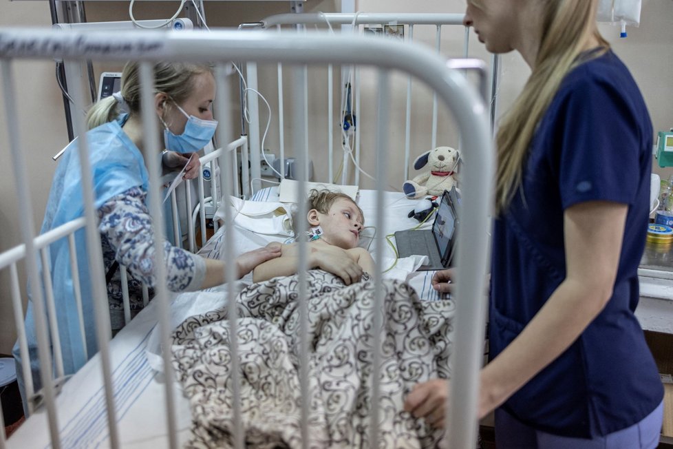 3years old boy injured during shelling of Mariupol / Tříletý chlapec zraněný při útoku na Mariupol (29.3.2022)