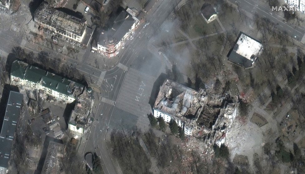 Satelitní snímky ukazují zkázu Mariupolu (30.3.2022)