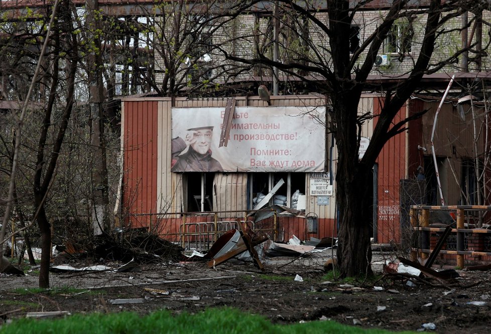 Válka na Ukrajině: Zničené ulice Mariupolu (16.4.2022)