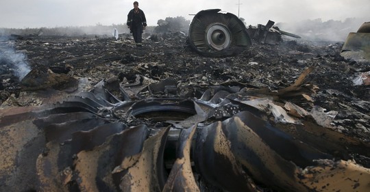 Let MH17 byl nad Ukrajinou sestřelen raketou ruské armády, tvrdí vyšetřovatelé 