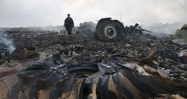 Sestřelený let MH17: Experti našli v tělech pasažérů střepiny rakety BUK