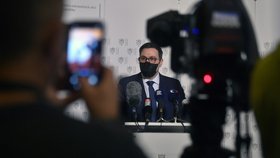 Ministr zahraničních věcí Jan Lipavský (Piráti) na tiskové konferenci po jednání krizového štábu kvůli ukrajinské krizi (20.2.2022)