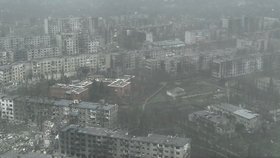 Obklíčený a zdevastovaný Myrnohrad v Doněcké oblasti Ukrajiny (začátek prosince 2025).