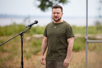 ONLINE: Ukrajinci zaměřují ruské vojáky ostřelující jadernou elektrárnu, vzkázal Zelenskyj