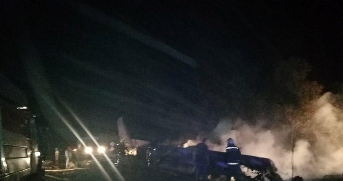 Na Ukrajině se zřítilo vojenské letadlo Antonov.