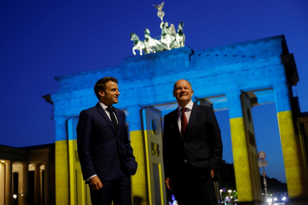 Válka na Ukrajině: Německý kancléř Olaf Scholz a francouzský prezident Emanuel Macron debatovali o pomoci Ukrajině (9.5.2022)