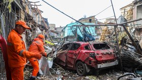 ONLINE: Mrtví a zranění po ruských úderech. Okupanti útočili na Kyjev i rodiště Zelenského