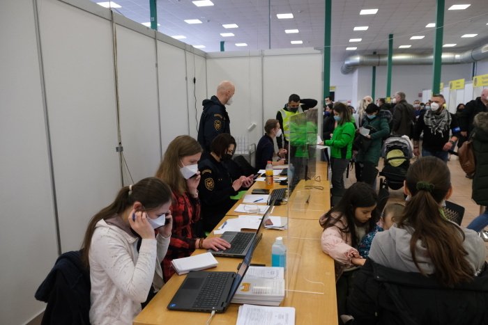 V Ostravě v pavilonu A na výstavišti Černá louka bylo otevřeno další centrum pro uprchlíky z Ukrajiny.