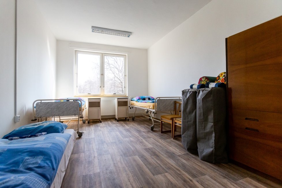 Přibližně čtyřicet rodin ukrajinských uprchlíků před válkou najde dočasný domov v bývalé budově kasáren v Místeckém lese ve Frýdku-Místku.