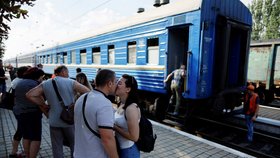 Evakuace obyvatel z Pokrovska v Doněcké oblasti (19. 8. 2022)