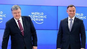 Ukrajinský prezident Petro Porošensko a polská hlava státu Andrzej Duda se potkali v Davosu.