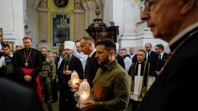 Volodymyr Zelenskyj a Andrej Duda uctili památku obětí volyňského masakru (9.7.2023).