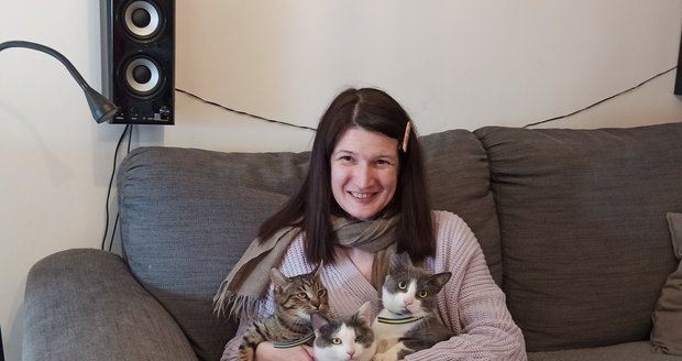 Ukrajinku Irinu s kočkami zachránila Ruska! U nás ji nechtěl nikdo ubytovat