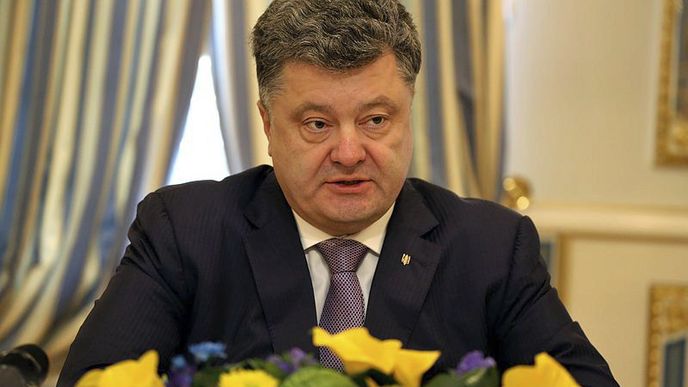 Bude ukrajinský prezident Petro Porošenko v Praze zakazovat hrát na klavír?