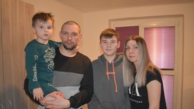 Serhii (37) se ženou Antoninou (36) a dětmi Volodymyrem (14) v azylu v Havířově.