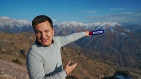 Zemřel ruský televizní reportér Boris Maksudov, který utrpěl zranění v bojích na Ukrajině.