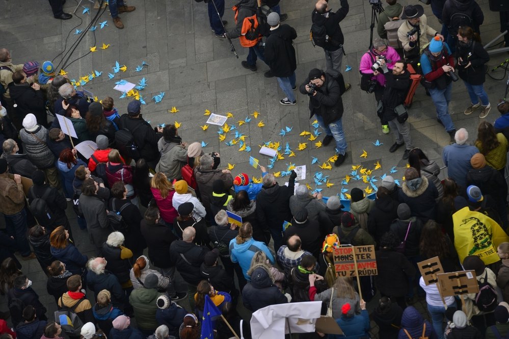 Demonstrace proti ruské invazi na Ukrajinu na pražském Václavském náměstí (27. 2. 2022)