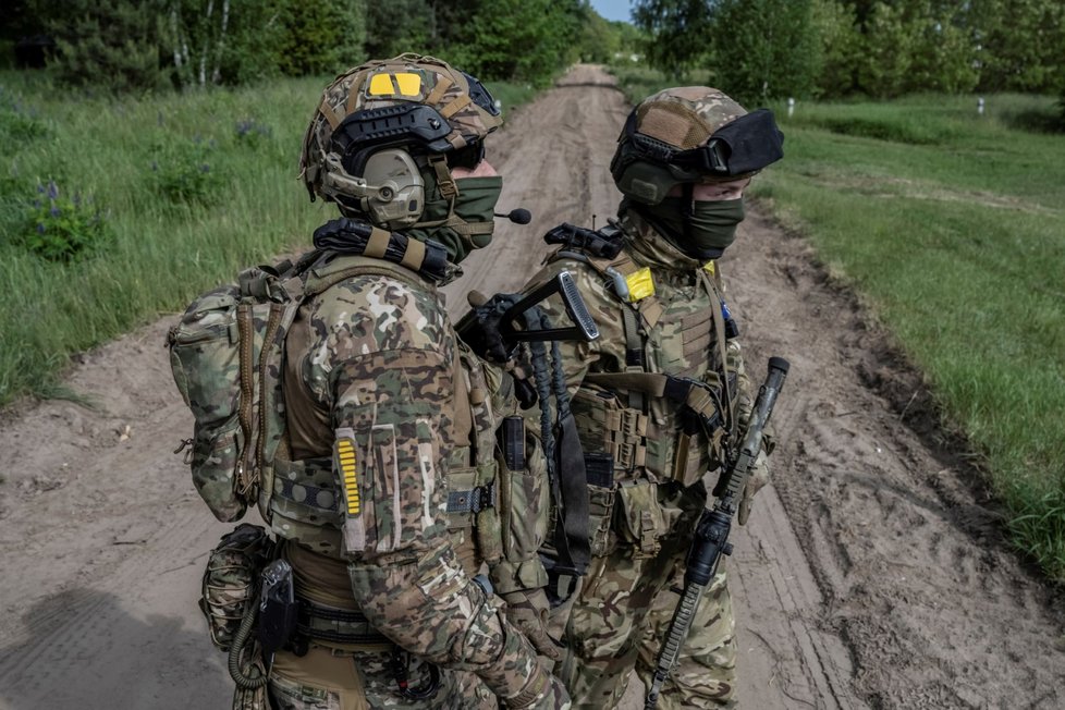 Ruští dobrovolníci bojující na straně Ukrajiny u rusko-ukrajinských hranic (24. 5. 2023)
