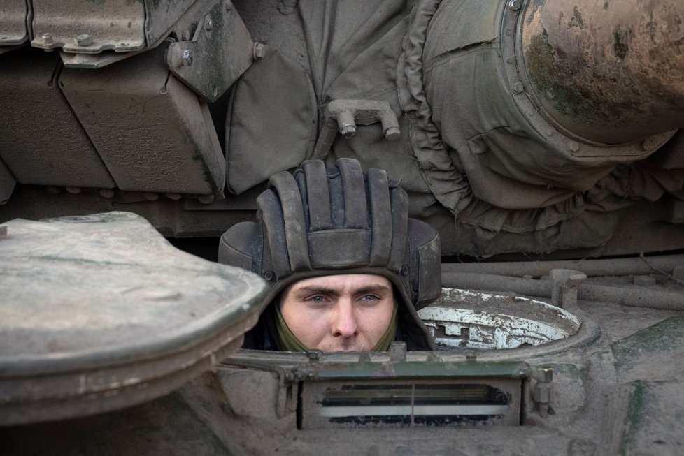 Ukrajinský tank ostřeluje ruské pozice v Doněcké oblasti (29.2.2024)
