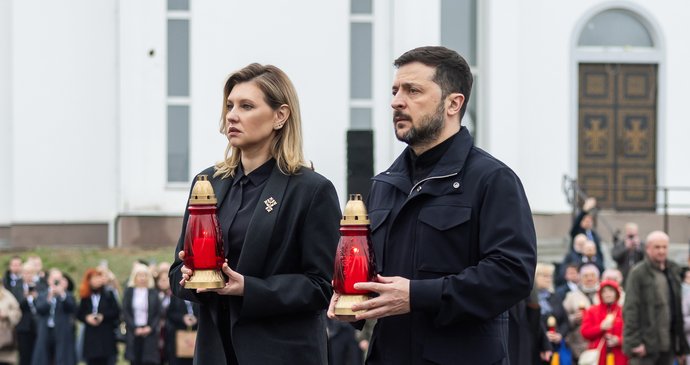 Pietní akt ve městě Buča nedaleko Kyjeva, které bylo osvobozené 31.3.2022 a které je jedním ze symbolů ruských zvěrstev na Ukrajině. (31.3.2025)