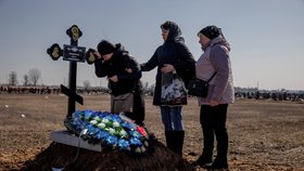 Pohřeb Boryse Romančenka, který přežil několik koncentračních táborů. V Charkově zemřel při ruském ostřelování. (24.3.2022)