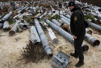 Charkovský „hřbitov“ raket odhaluje hrozivé praktiky Rusů. Úřady našly i zakázanou munici