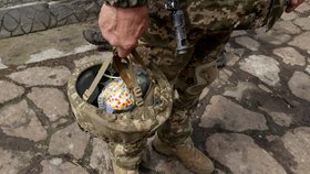 Pravoslavné Velikonoce ukrajinských vojáků u Charkova (24.4.2022)