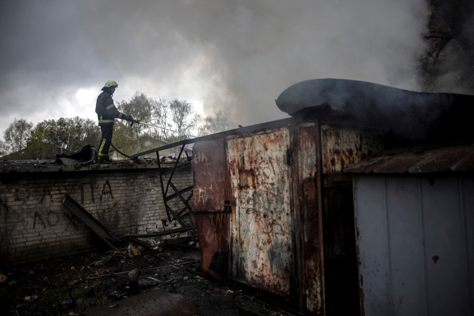 Následky ruského ostřelování v Charkově. (18.4.2022)