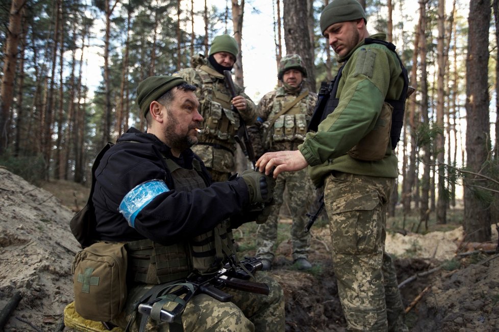 Ukrajinští vojáci nedaleko Kyjeva (17.3.2022)