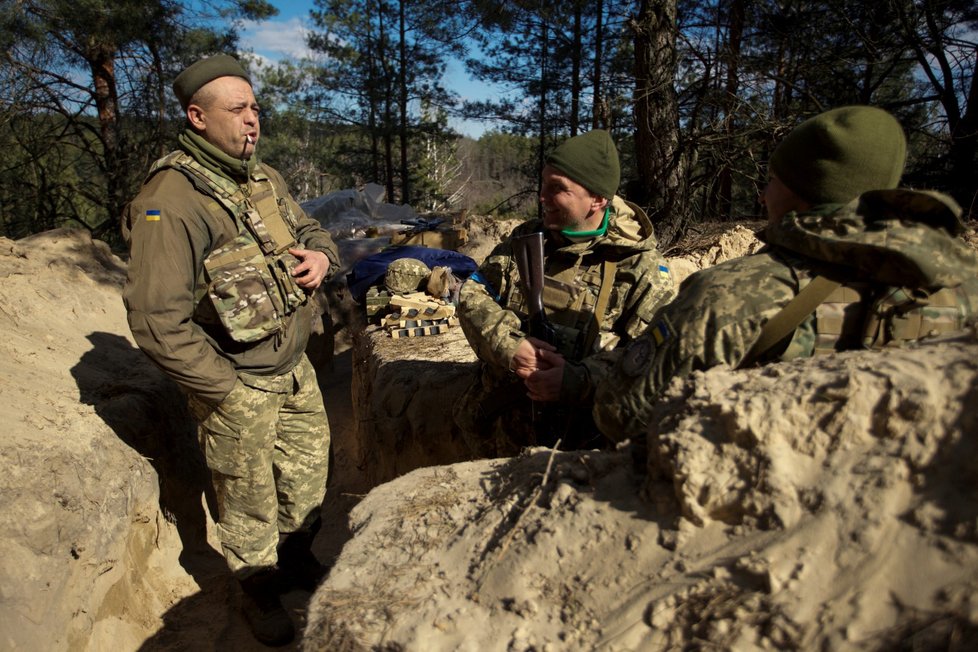 Ukrajinští vojáci nedaleko Kyjeva. (17.3.2022)