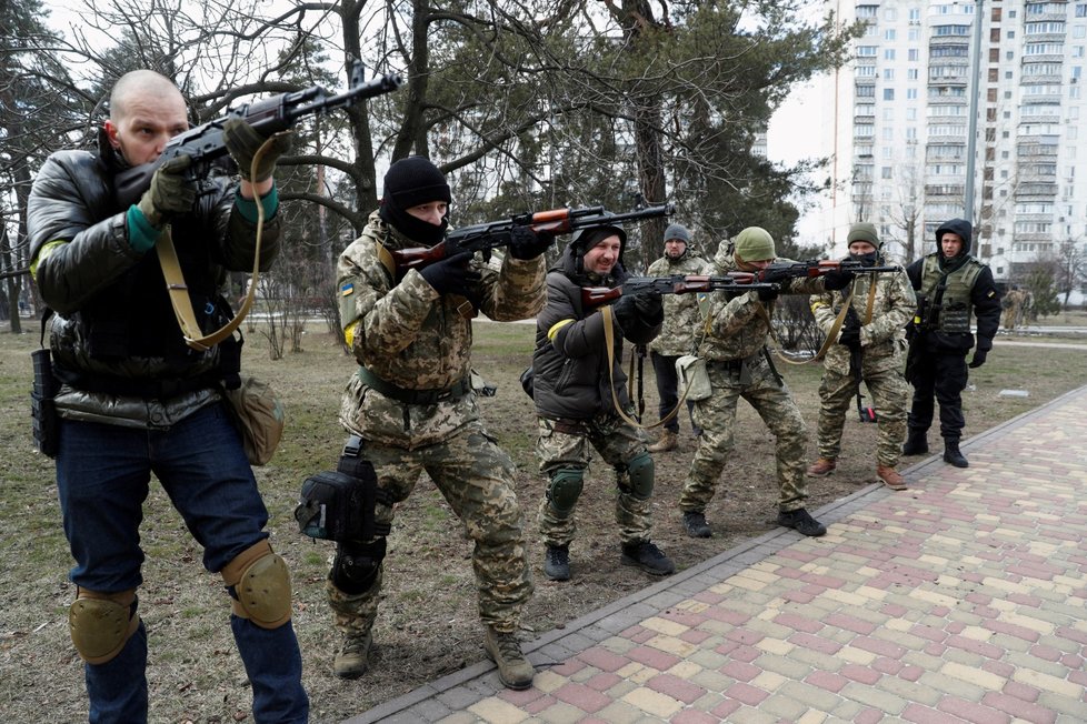 Nové obranné jednotky v Kyjevě (9.3.2022)