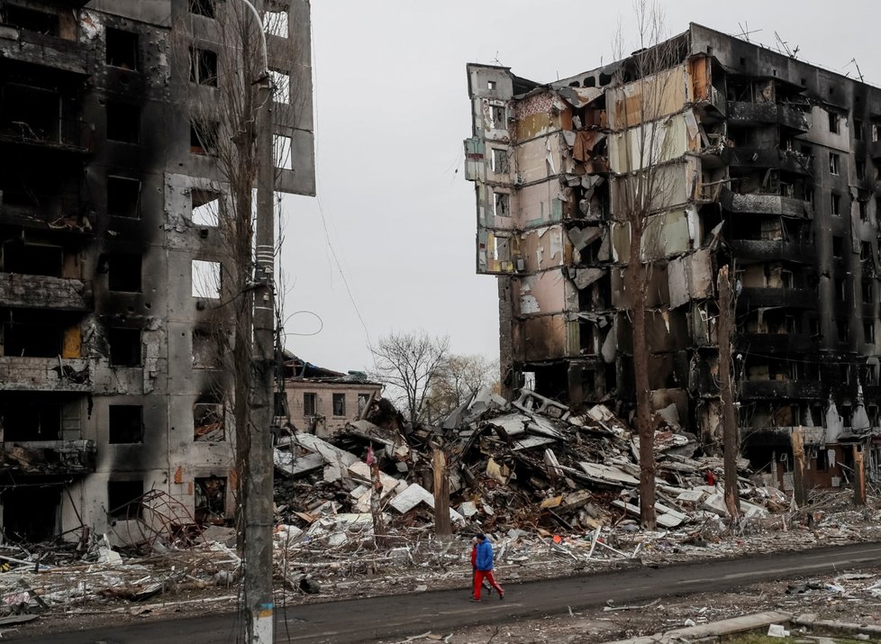 Následky ruského ostřelování ve města Borodyanka. (5. 4. 2022)