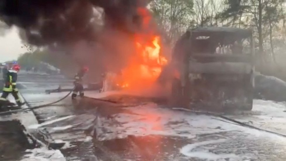 Tragická nehoda na dálnici u Kyjeva. (3.5.2022)